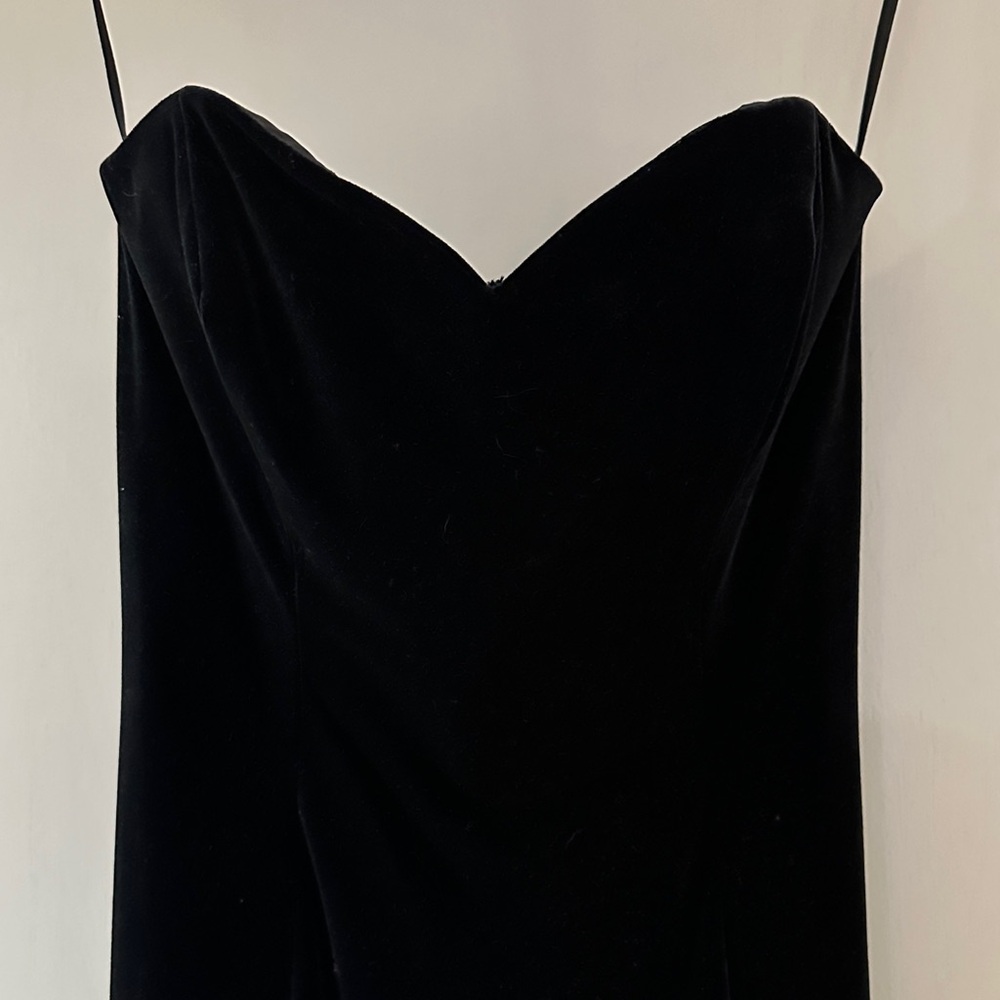 Black Strapless Velvet Gown Elegant Formal Evening Maxi Dress - Picture 3 of 7